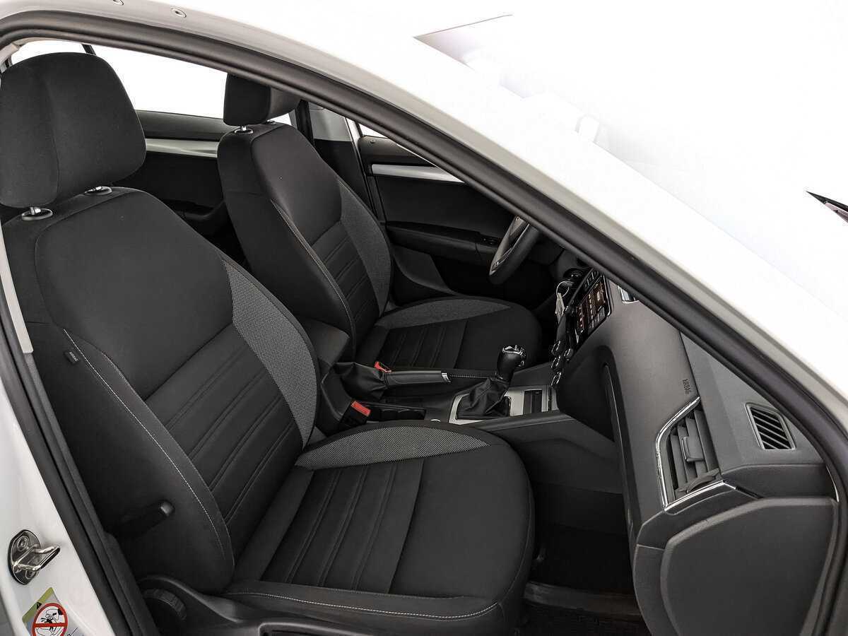 Б/У Шкода Октавия 2019 года. Фото: #23