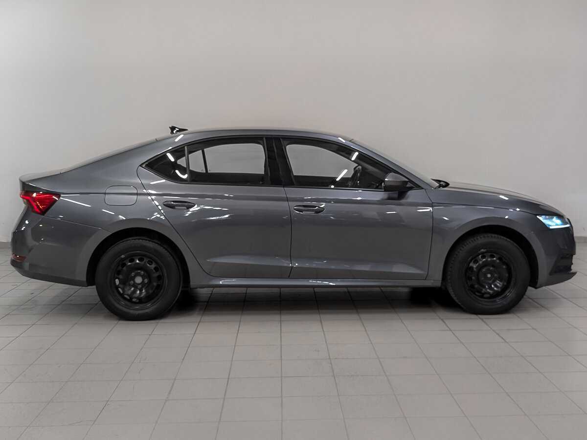 Б/У Шкода Октавия 2021 года. Фото: #3