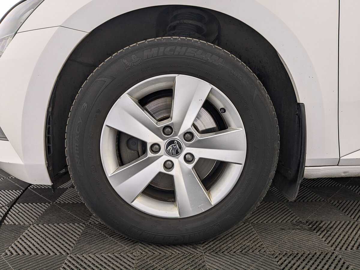 Б/У Шкода Суперб 2017 года. Фото: #11