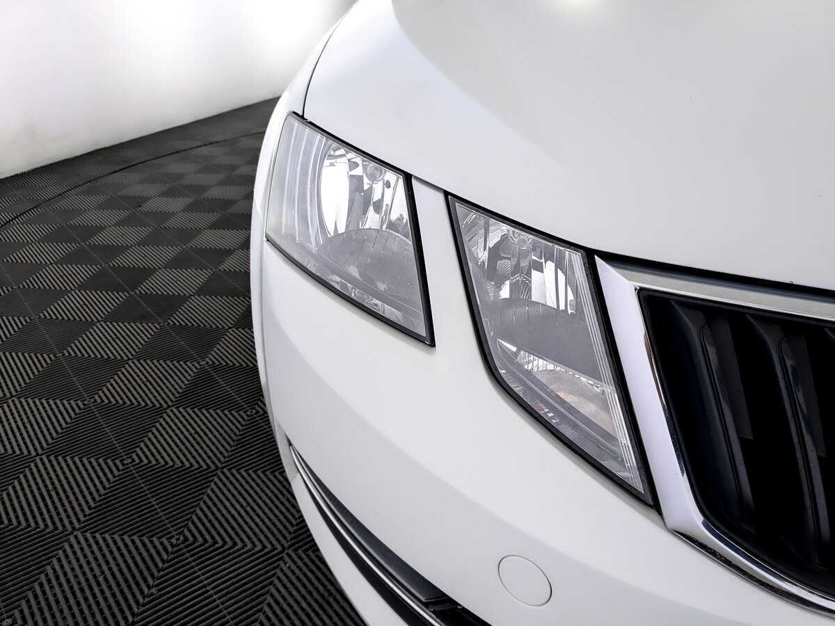 Б/У Шкода Октавия 2018 года. Фото: #16