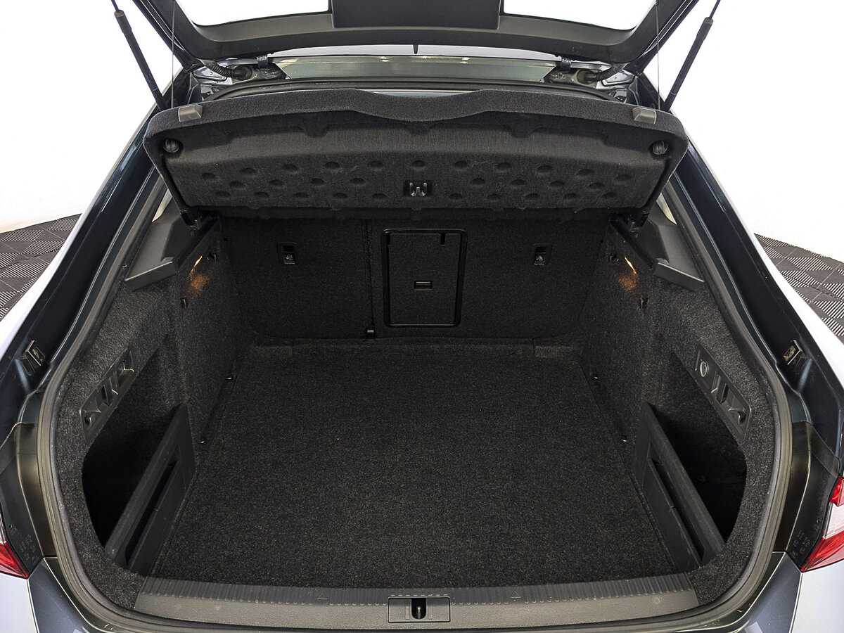 Б/У Шкода Суперб 2018 года. Фото: #9