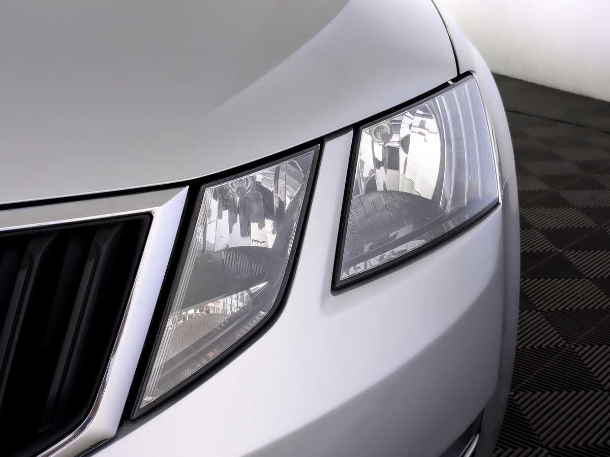 Б/У Шкода Октавия 2018 года. Фото: #16