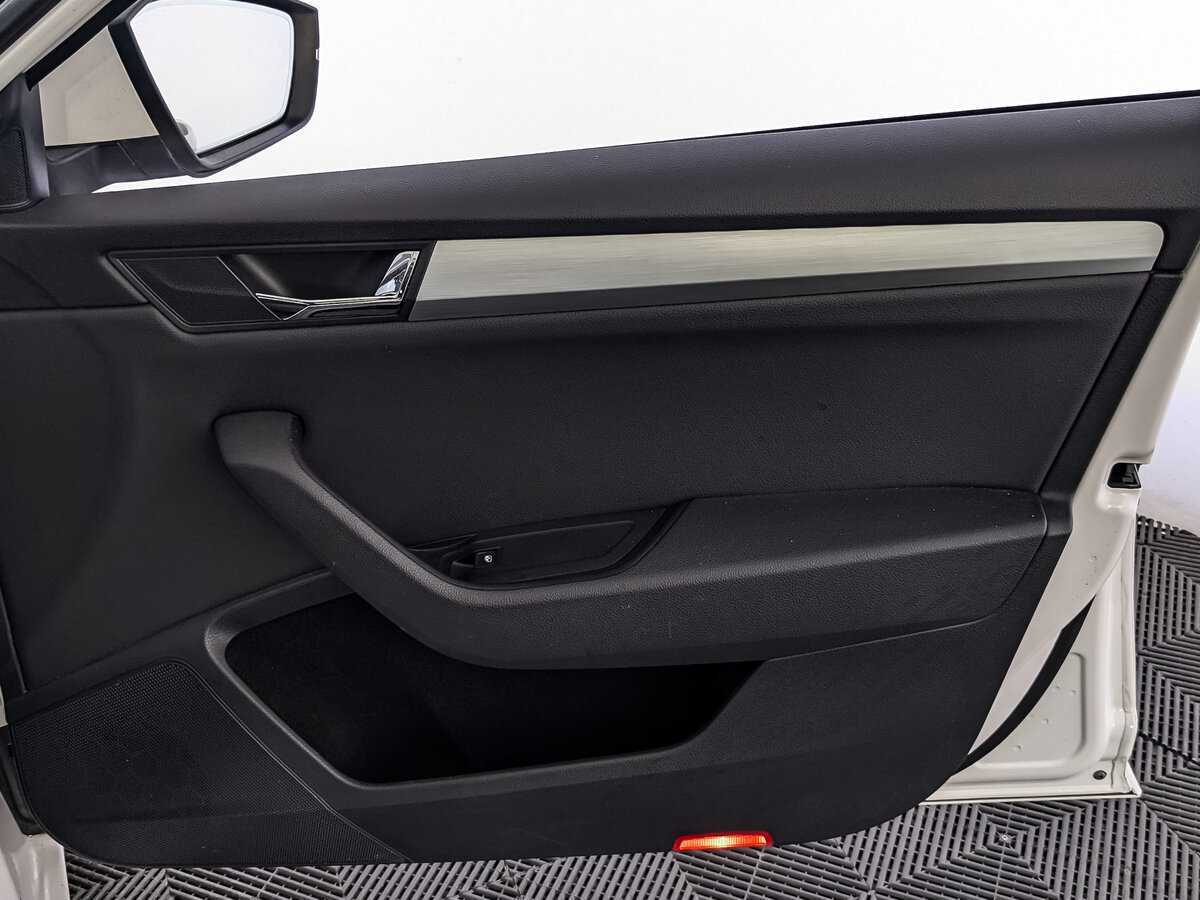 Б/У Шкода Суперб 2017 года. Фото: #23