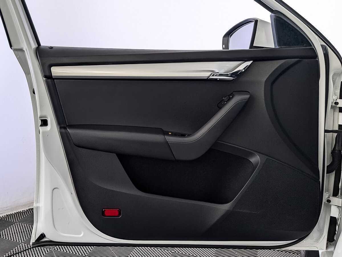 Б/У Шкода Октавия 2019 года. Фото: #17