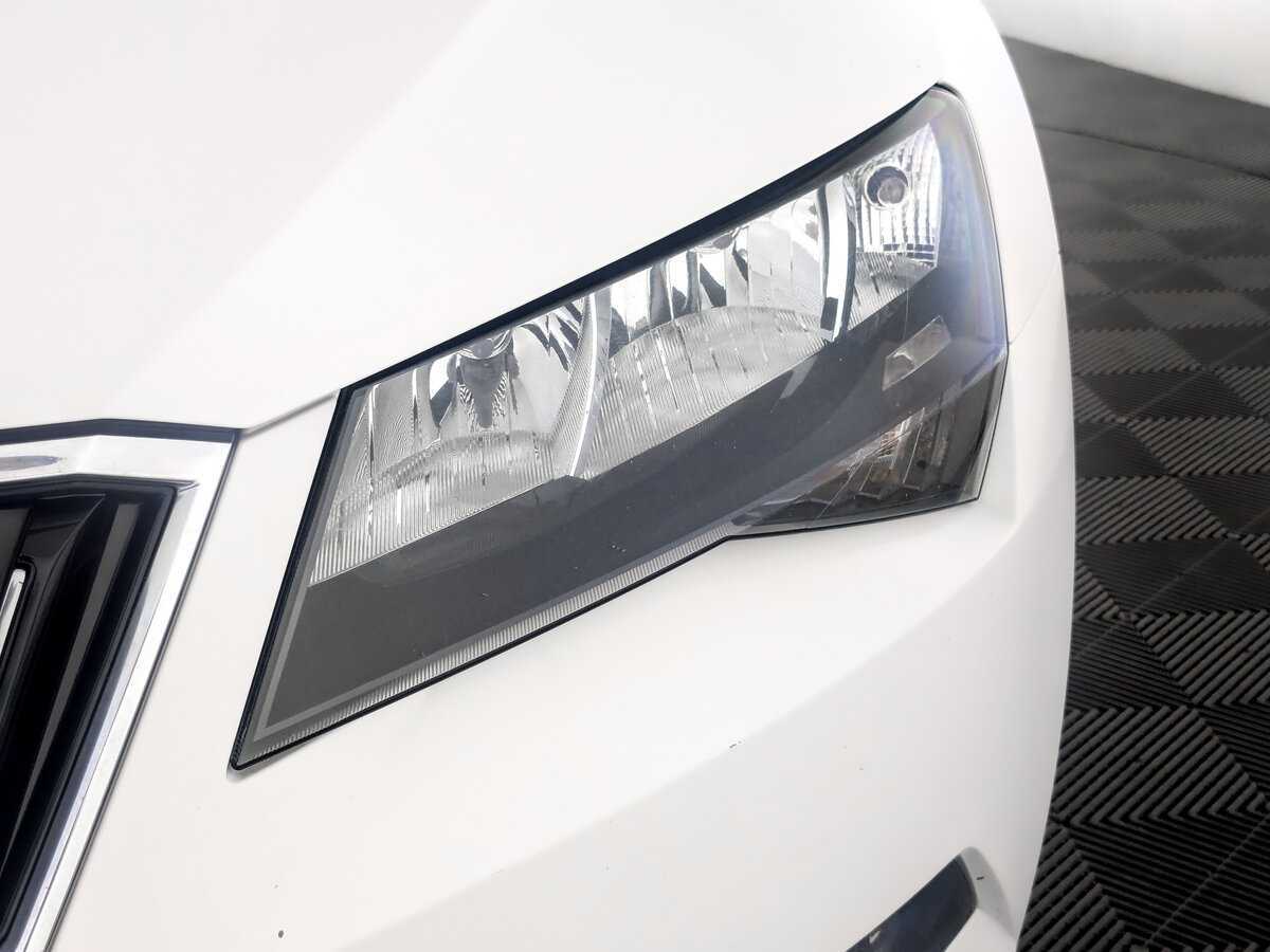 Б/У Шкода Суперб 2017 года. Фото: #16