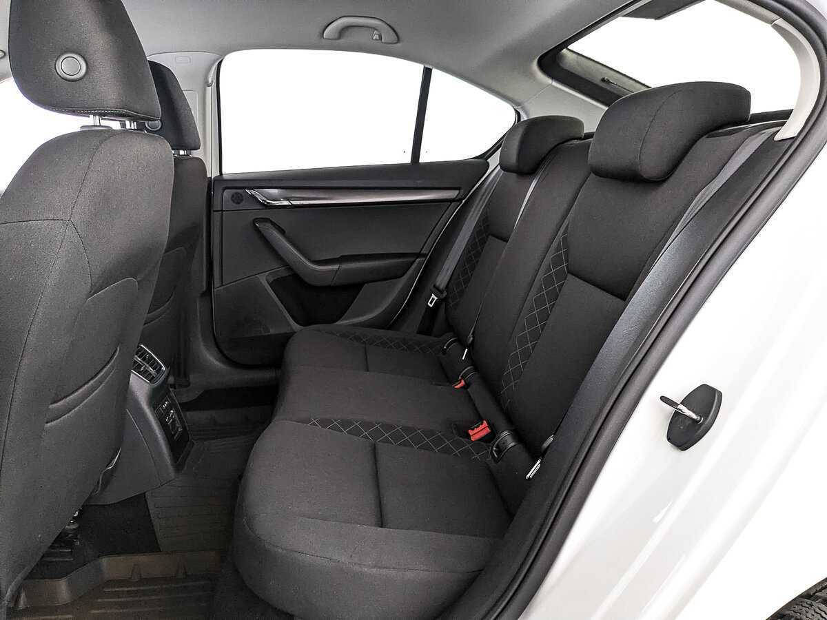 Б/У Шкода Октавия 2018 года. Фото: #17