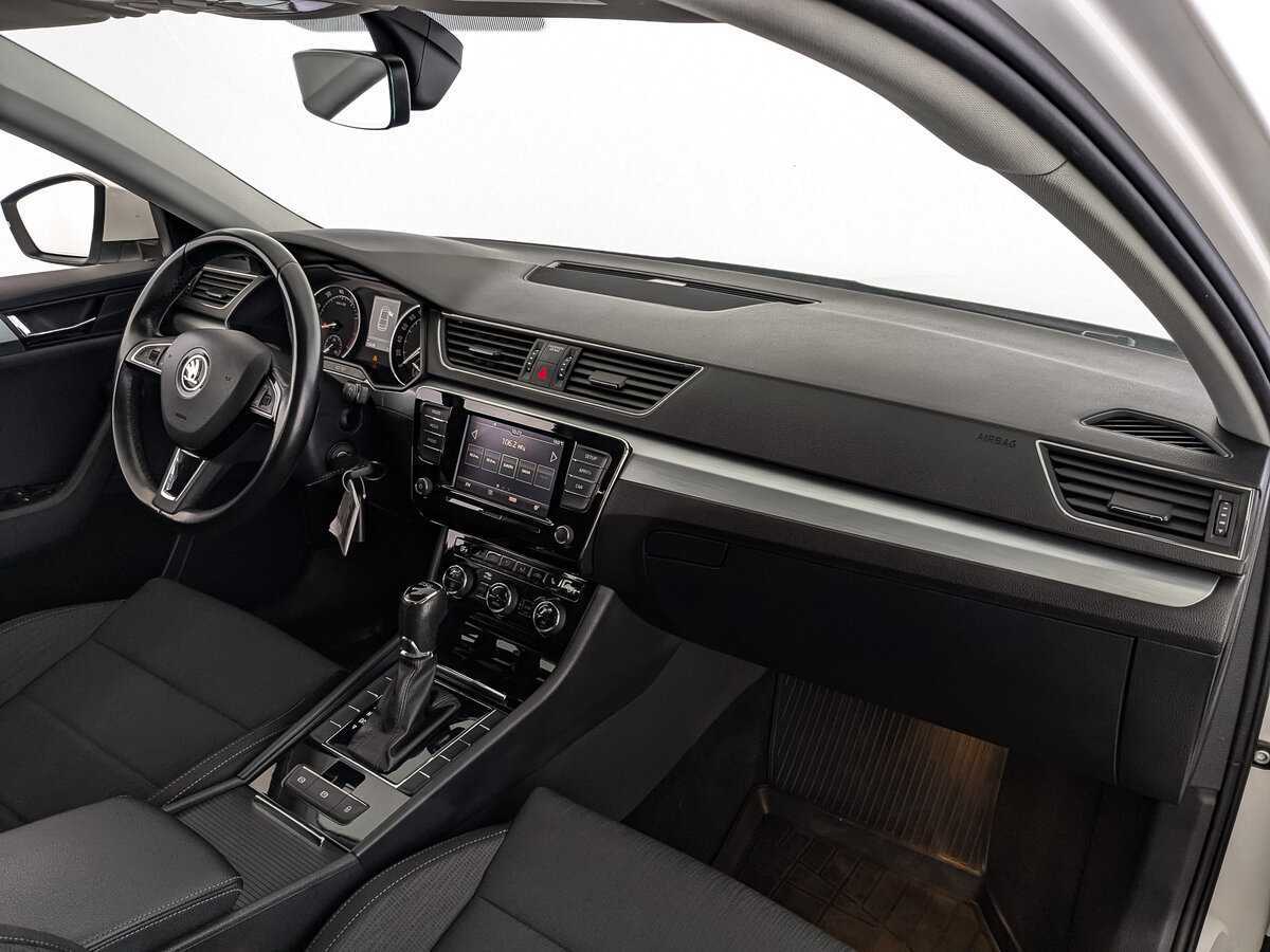 Б/У Шкода Суперб 2018 года. Фото: #12