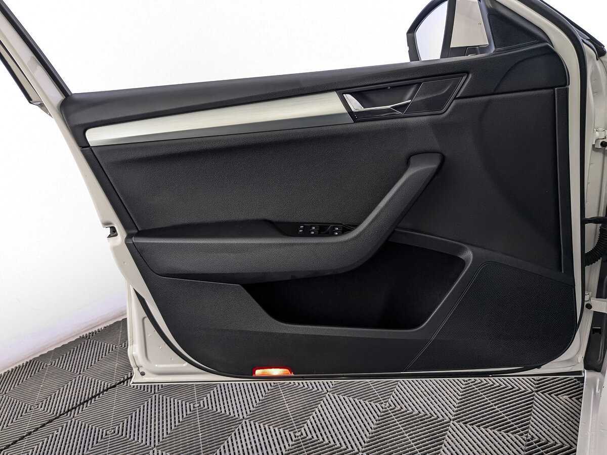 Б/У Шкода Суперб 2018 года. Фото: #18