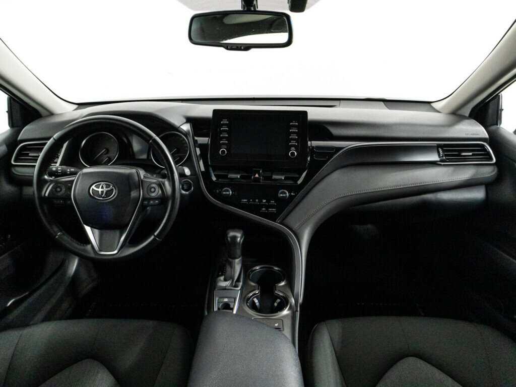 Б/У Тойота Камри 2021 года. Фото: #12