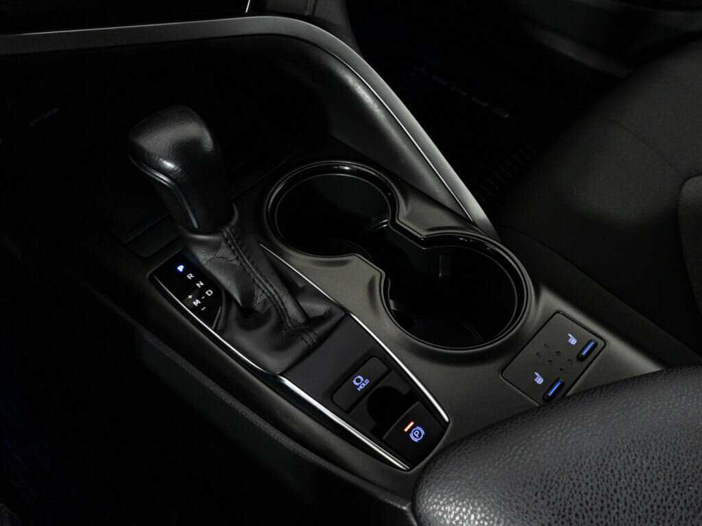 Б/У Тойота Камри 2021 года. Фото: #16