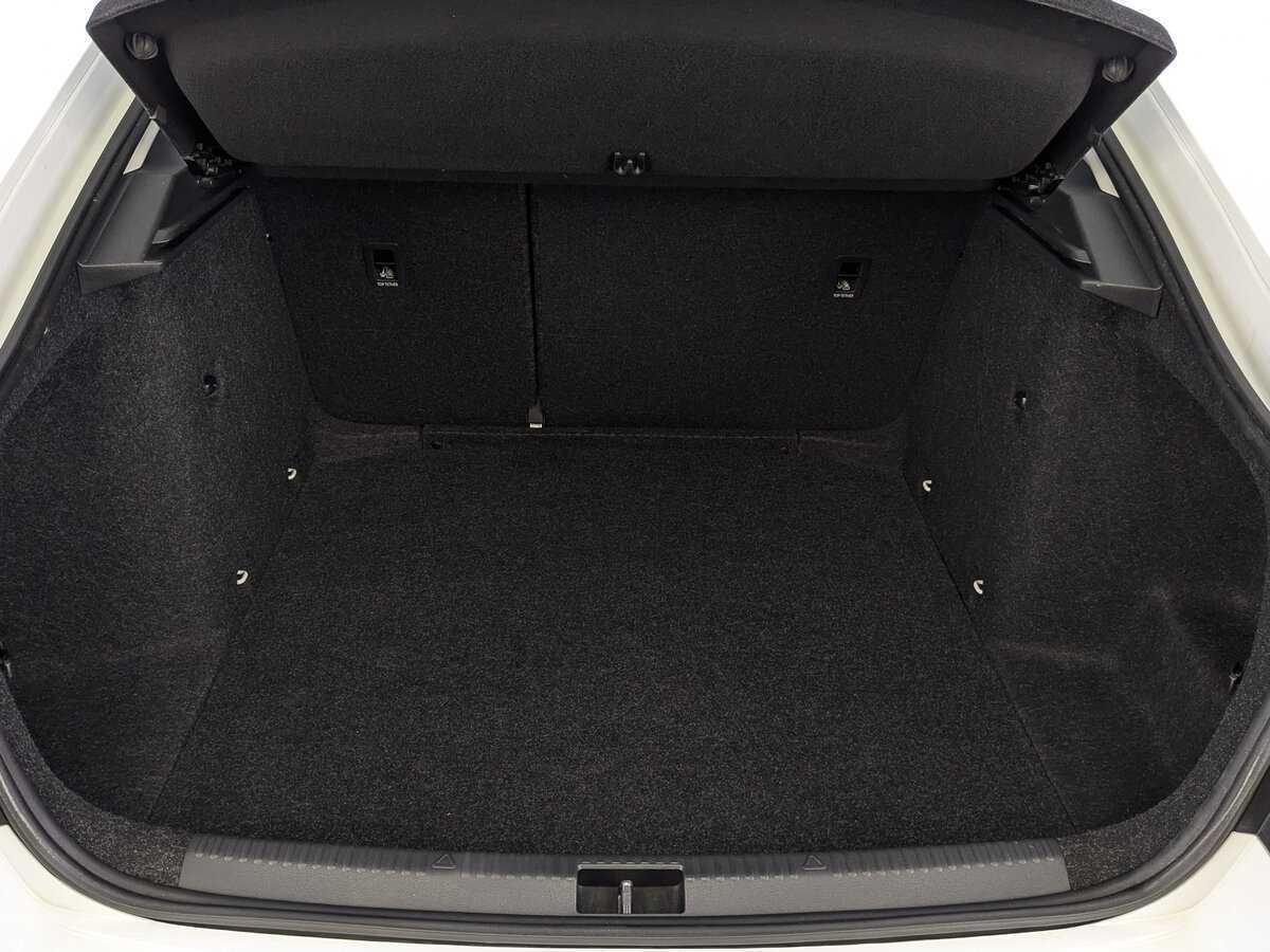 Б/У Шкода Октавия 2019 года. Фото: #9