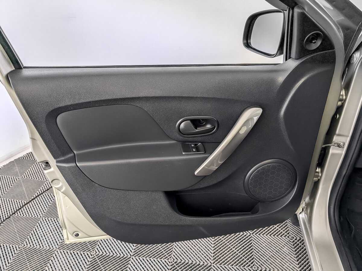 Б/У Рено Сандеро 2018 года. Фото: #18