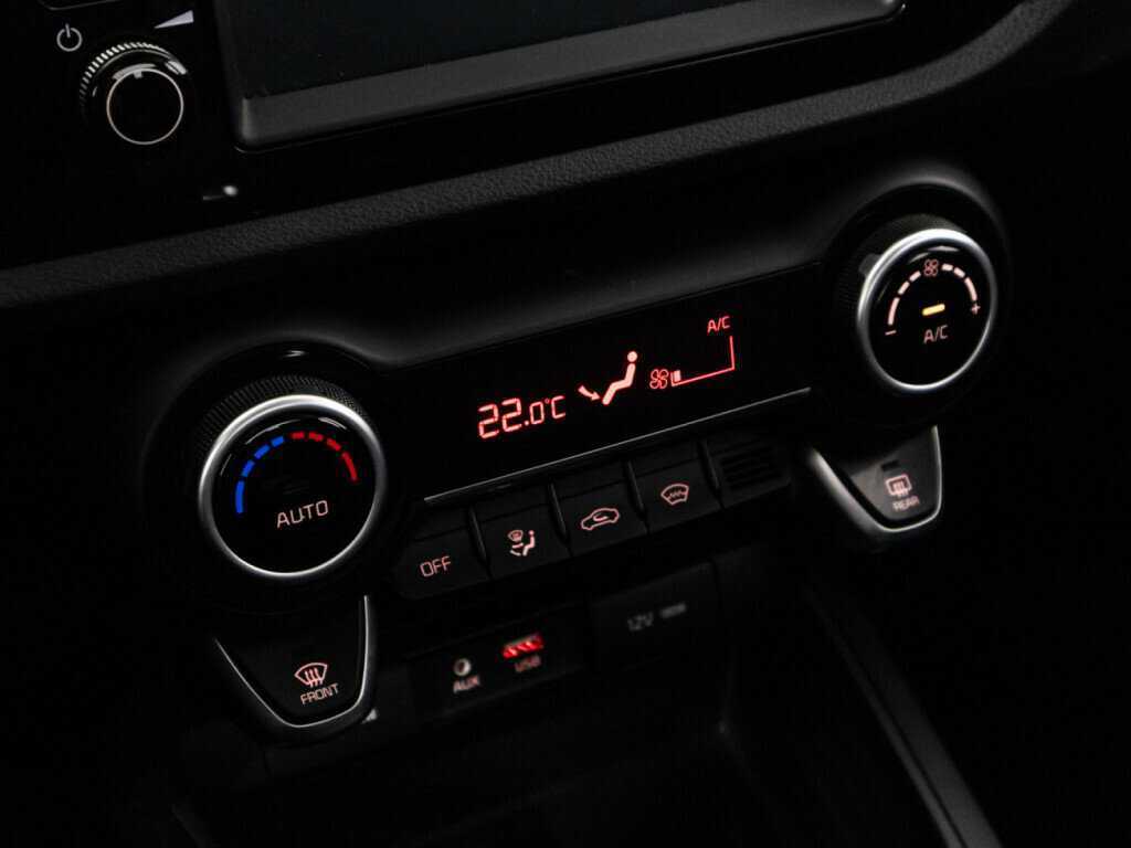 Б/У Киа Рио 2018 года. Фото: #14