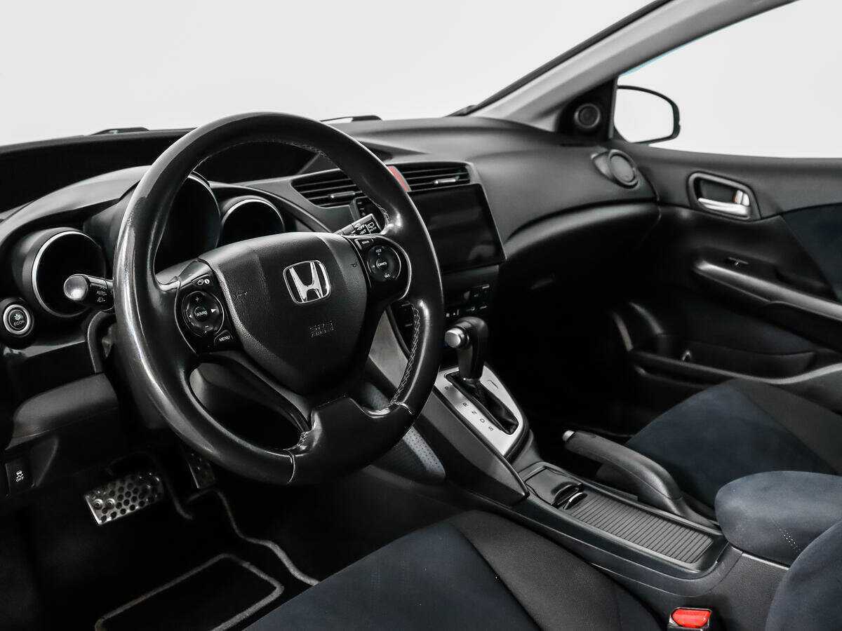 Honda Civic 2012 года с пробегом. Фото: #8