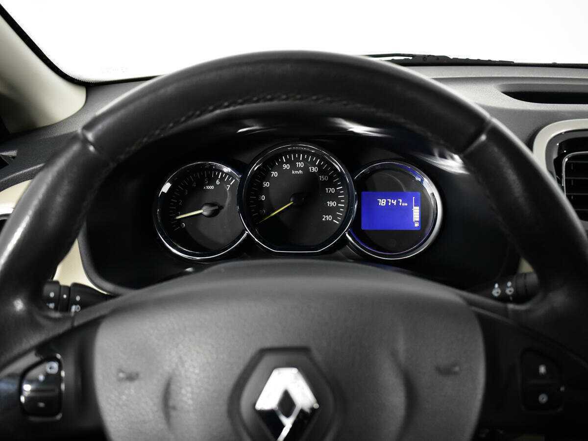 Б/У Рено Логан 2014 года. Фото: #10