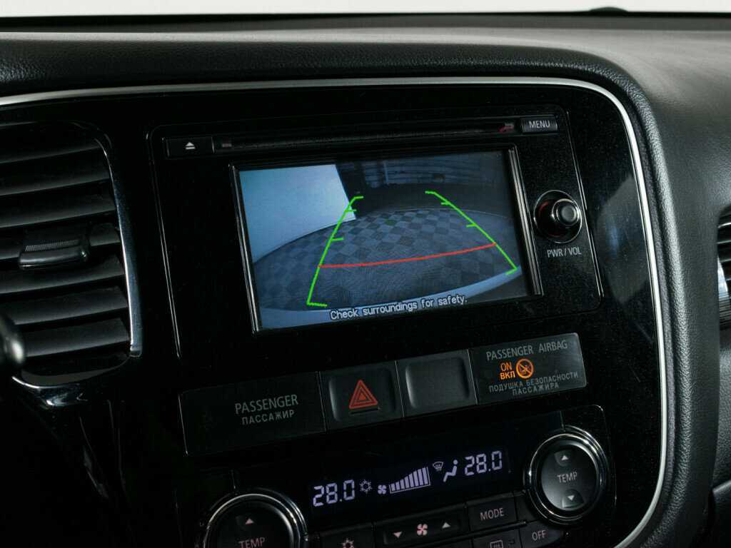 Б/У Митсубиши Оутлэндер 2015 года. Фото: #15