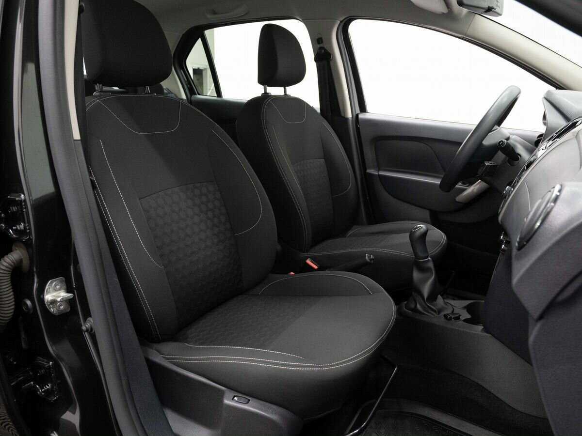 Б/У Рено Логан 2018 года. Фото: #12