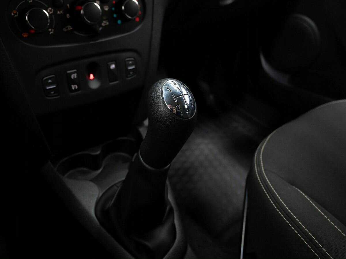 Б/У Рено Логан 2018 года. Фото: #22