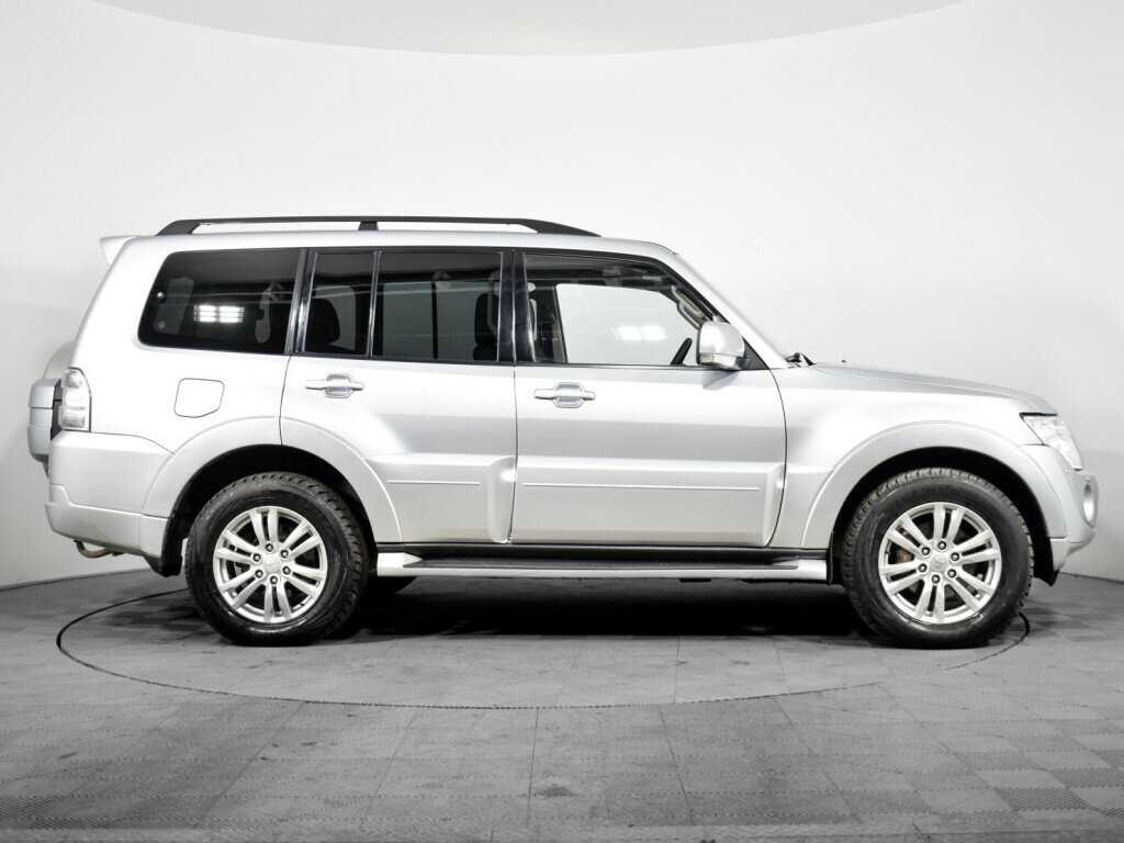 Б/У Митсубиши Паджеро 2013 года. Фото: #3