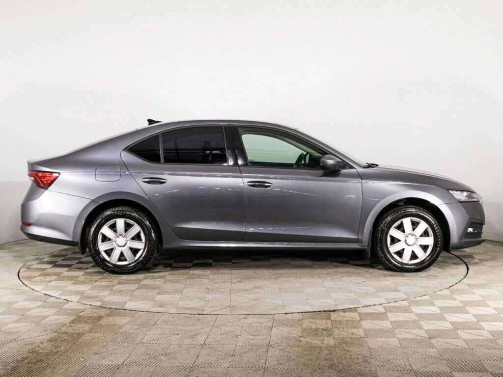 Б/У Шкода Октавия 2021 года. Фото: #3