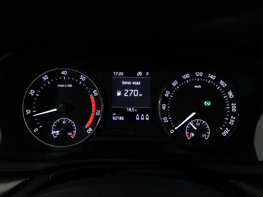 Б/У Шкода Октавия 2021 года. Фото: #11