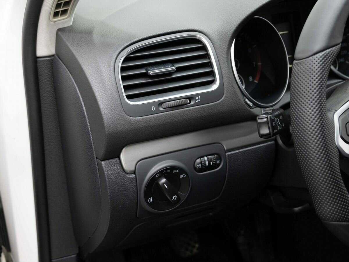 Б/У Фольксваген Гольф 2012 года. Фото: #20