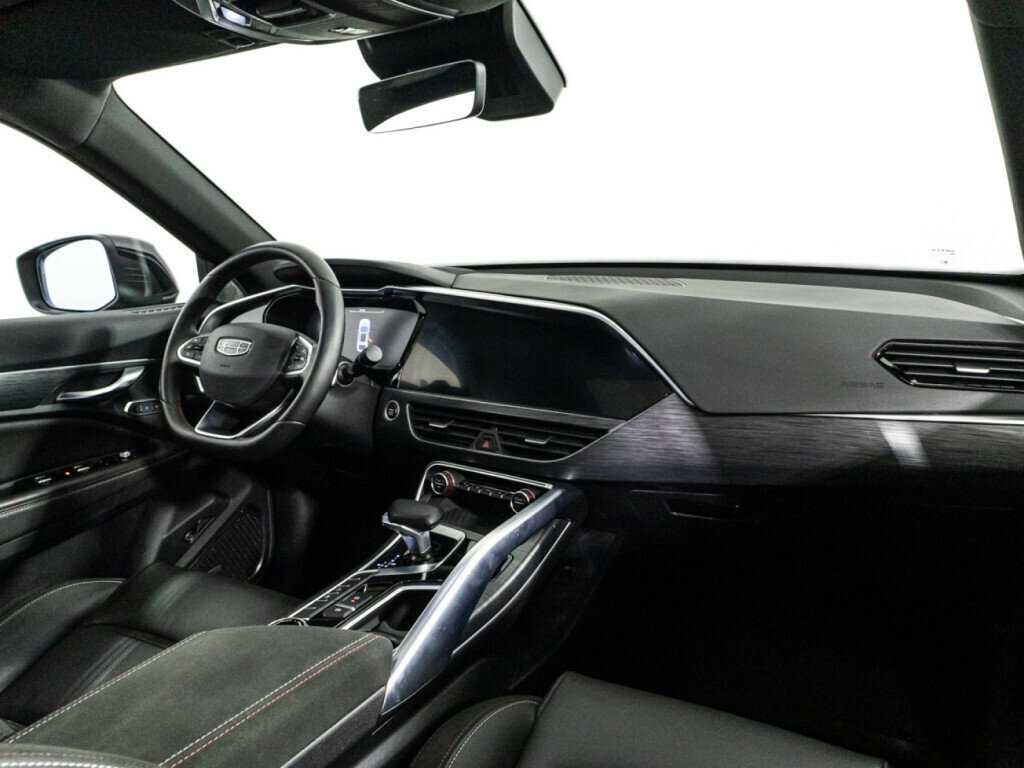 Geely Tugella 2023 года с пробегом. Фото: #8