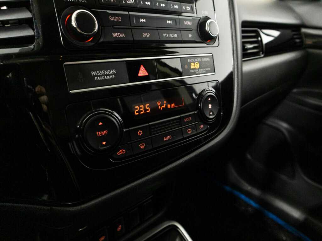 Б/У Митсубиши Оутлэндер 2019 года. Фото: #14