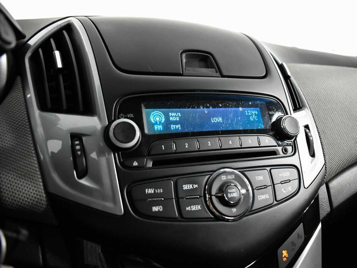 Б/У Шевроле Круз 2013 года. Фото: #13