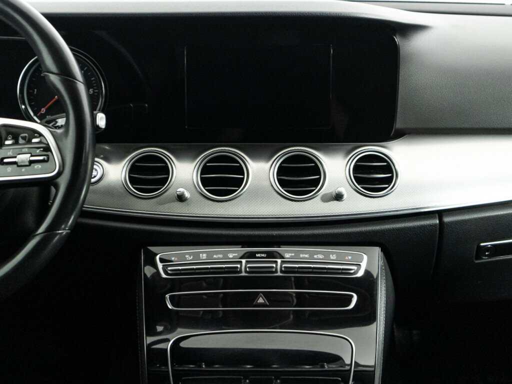 Mercedes-Benz E-Класс 2019 года с пробегом. Фото: #13