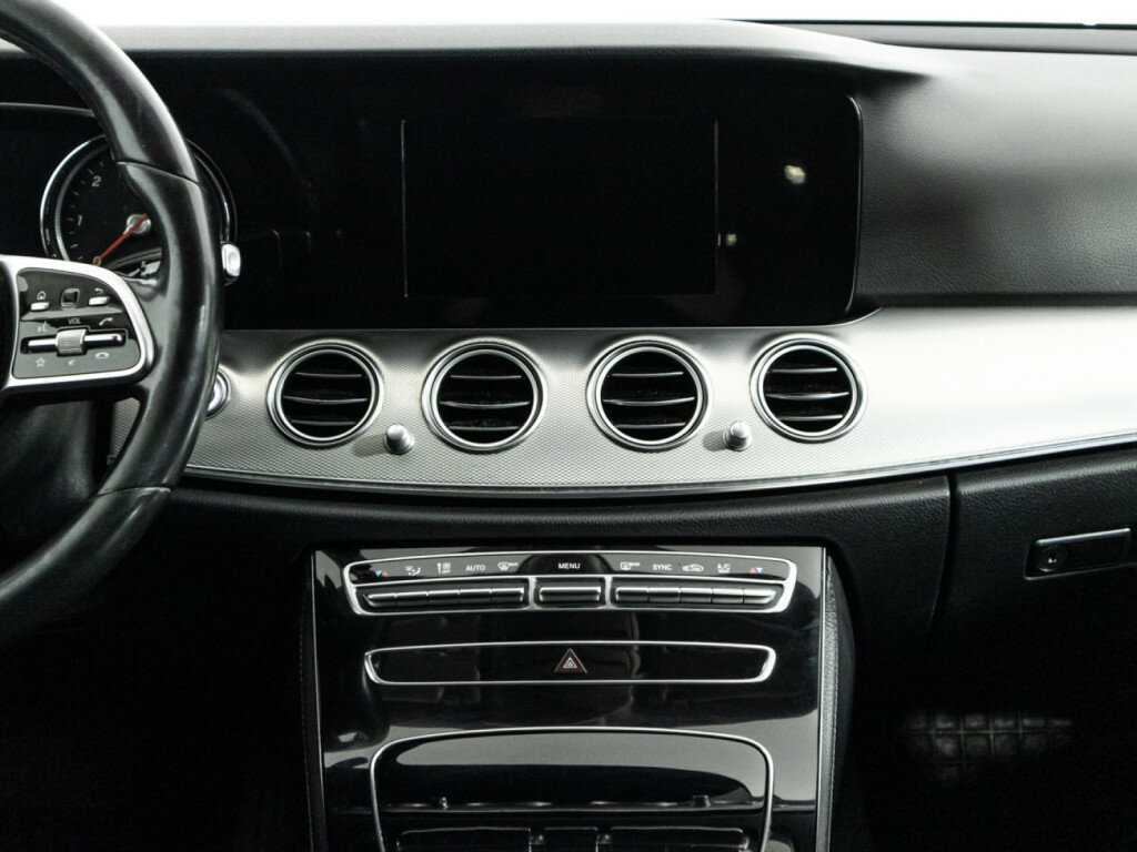 Mercedes-Benz E-Класс 2019 года с пробегом. Фото: #13