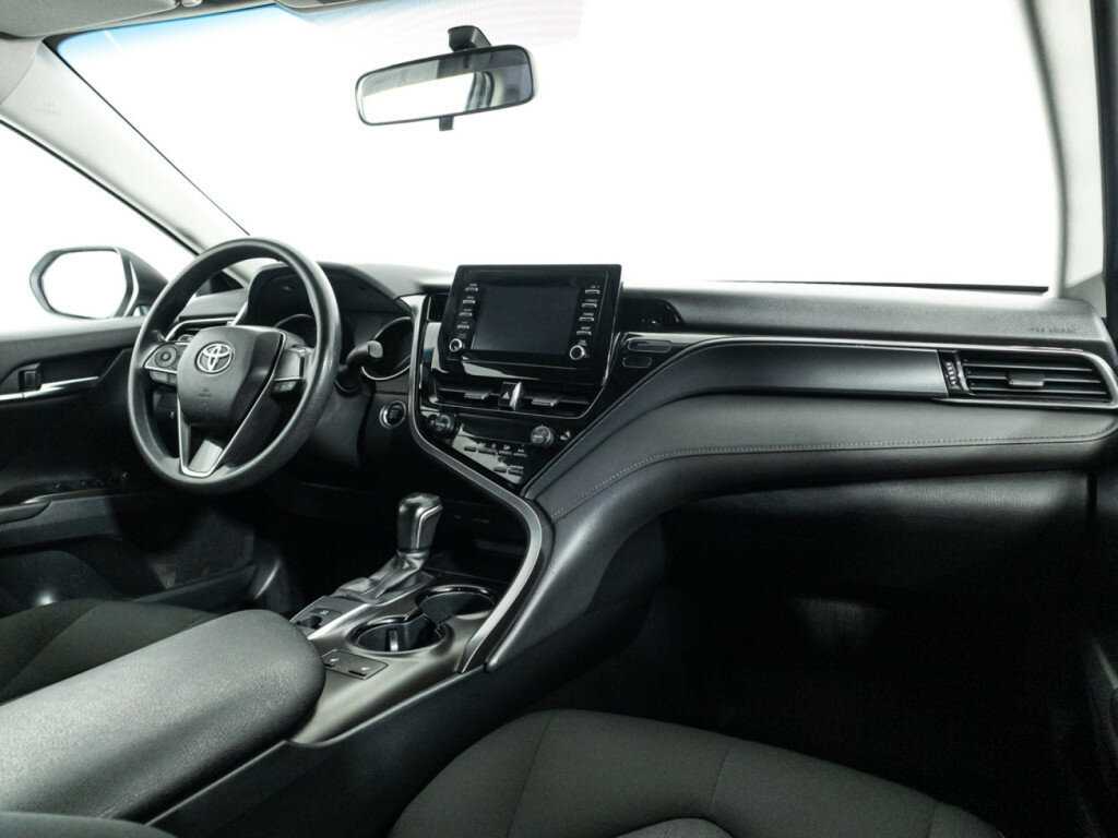 Б/У Тойота Камри 2021 года. Фото: #8