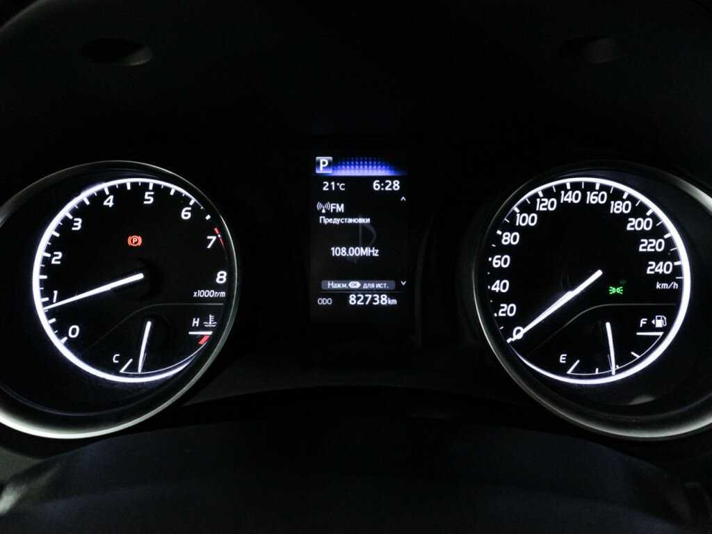 Б/У Тойота Камри 2021 года. Фото: #11