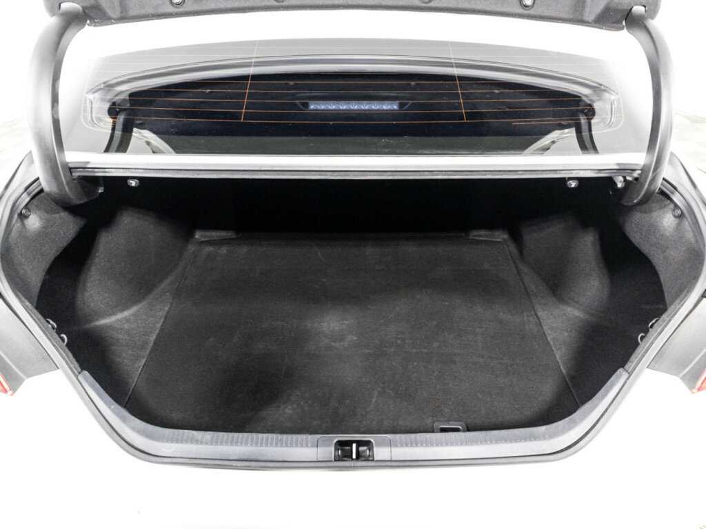 Б/У Тойота Камри 2021 года. Фото: #14