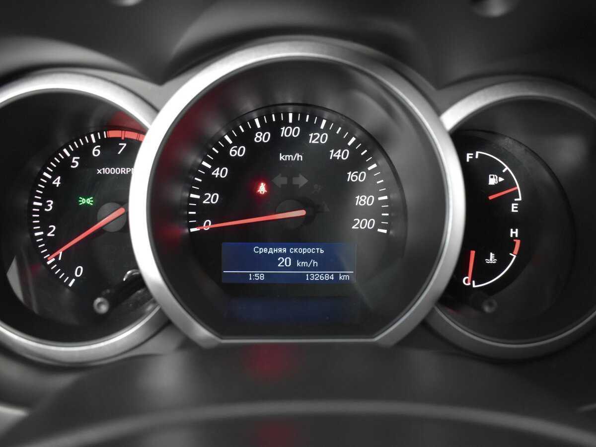 Б/У Сузуки Гранд Витара 2013 года. Фото: #13