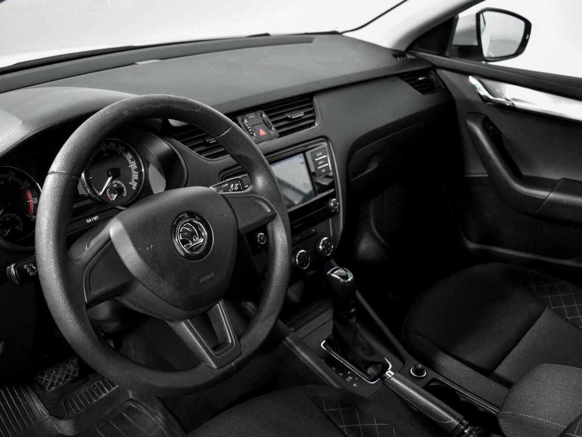 Б/У Шкода Октавия 2019 года. Фото: #8