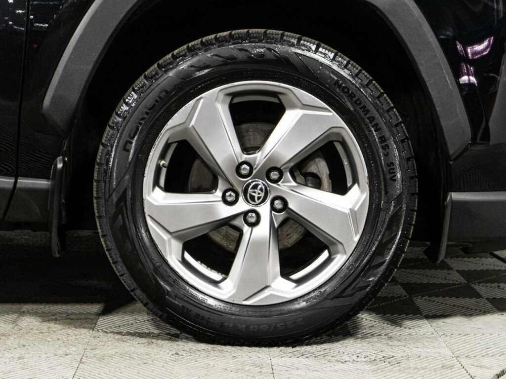 Toyota RAV4 2020 года с пробегом. Фото: #18