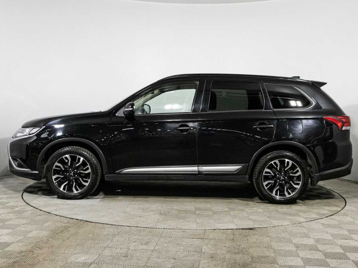 Б/У Митсубиши Оутлэндер 2021 года. Фото: #7