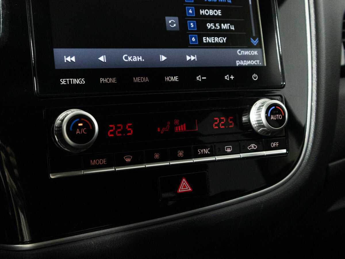 Б/У Митсубиши Оутлэндер 2021 года. Фото: #15