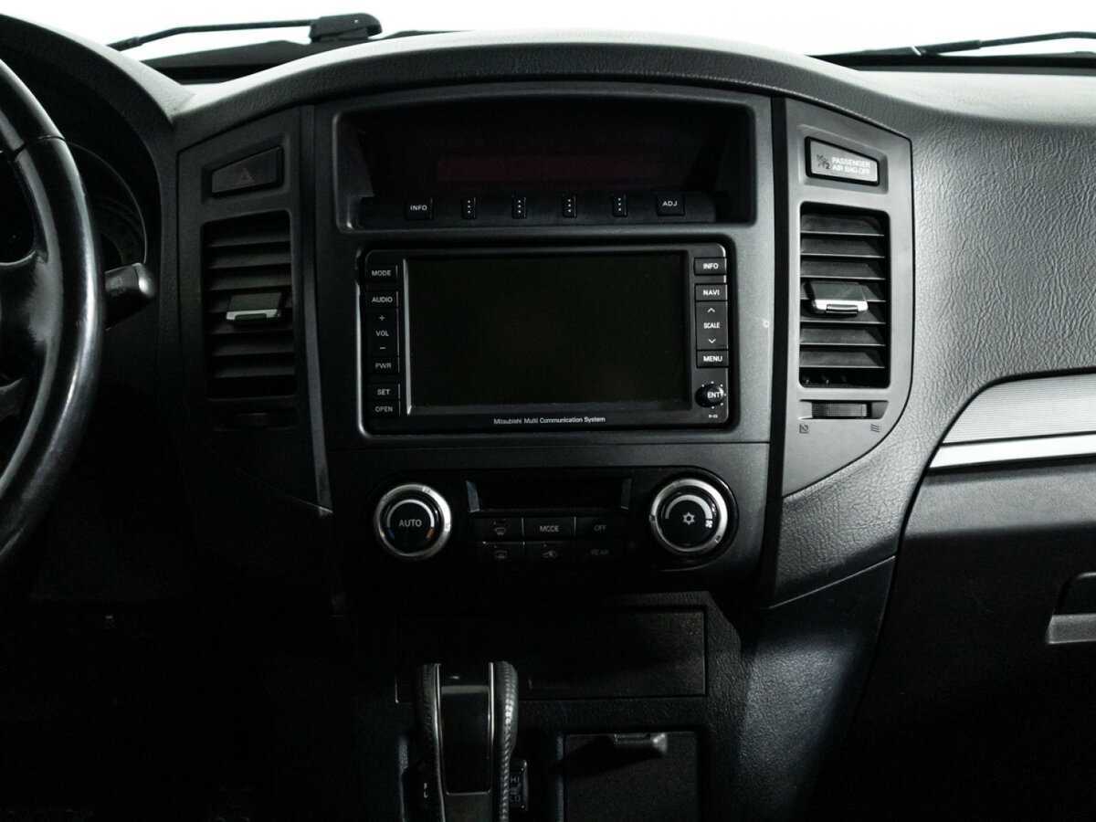 Б/У Митсубиши Паджеро 2012 года. Фото: #11