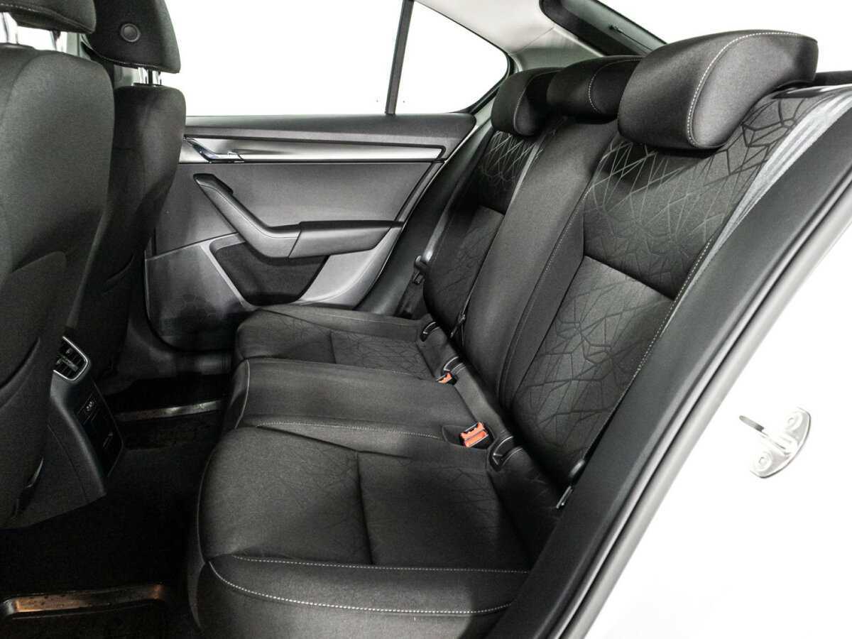 Б/У Шкода Октавия 2019 года. Фото: #9