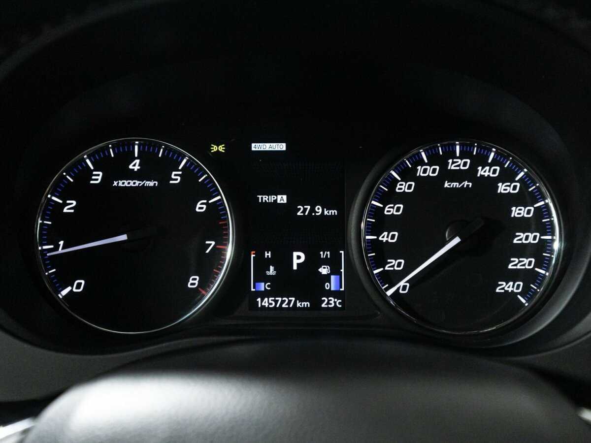 Б/У Митсубиши Оутлэндер 2016 года. Фото: #11