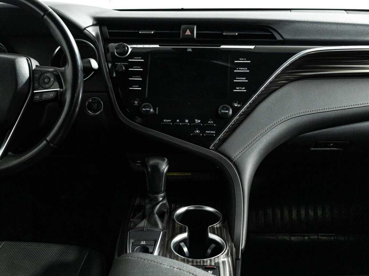 Toyota Camry 2018 года с пробегом. Фото: #13