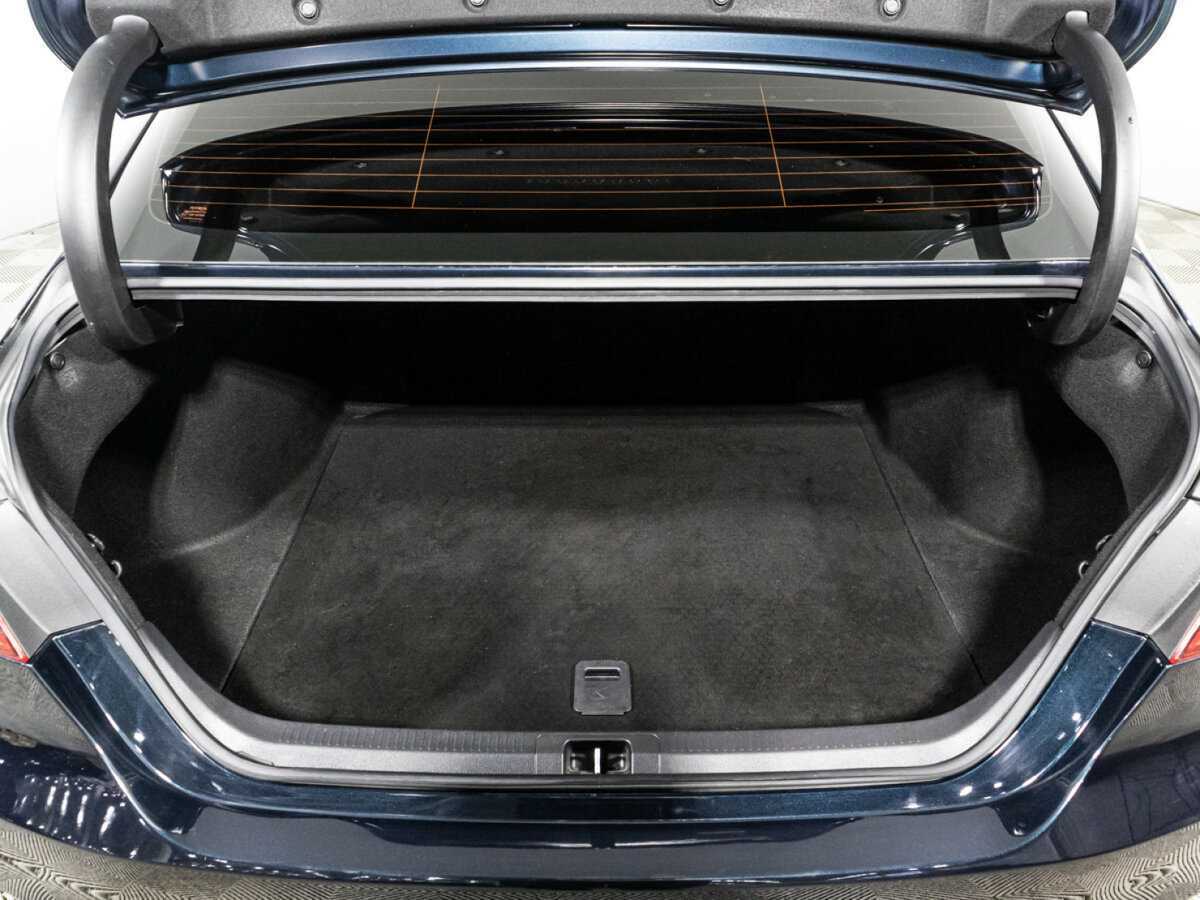 Б/У Тойота Камри 2018 года. Фото: #14