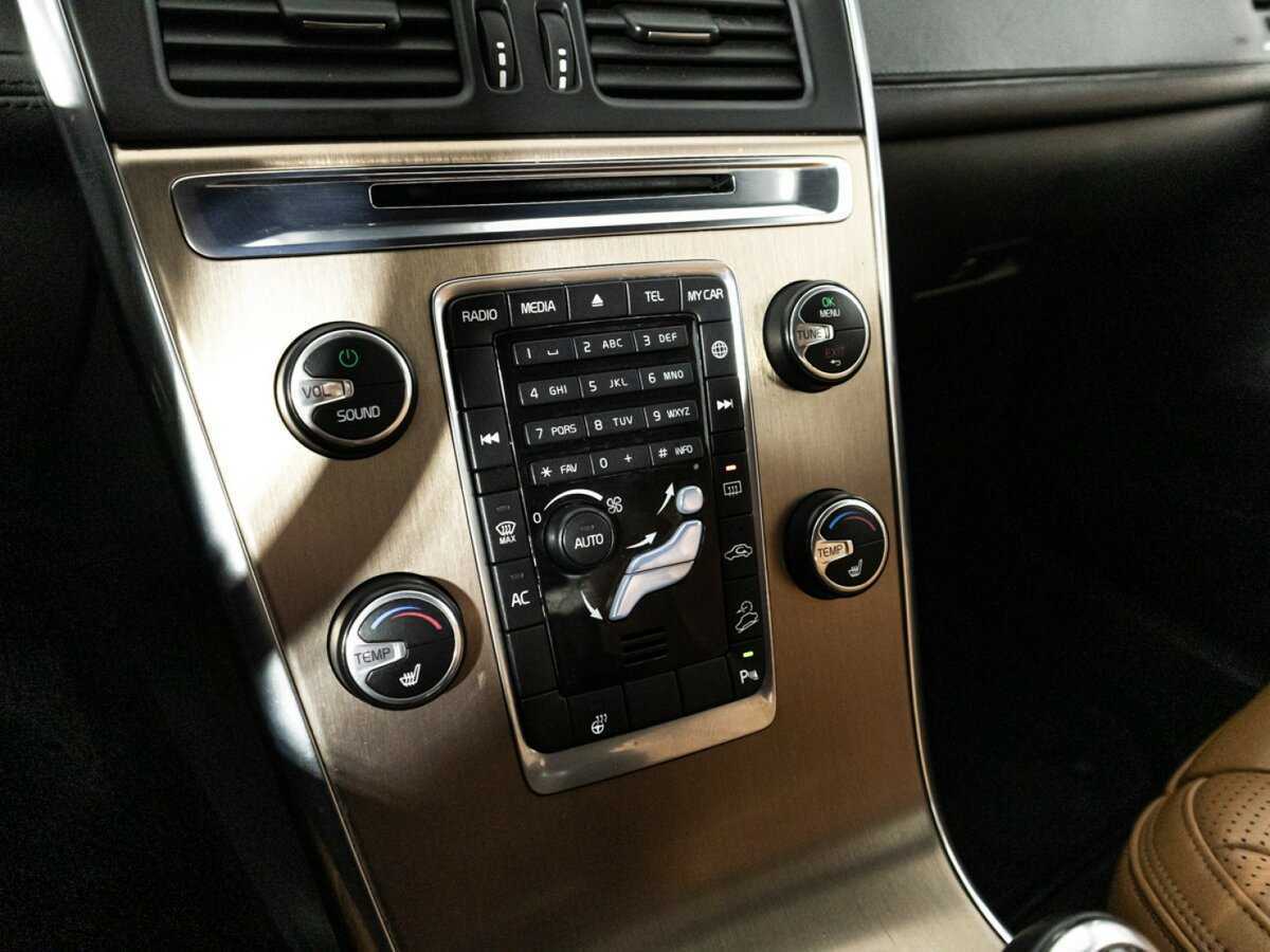 Б/У Вольво ИксЦ60 2014 года. Фото: #17