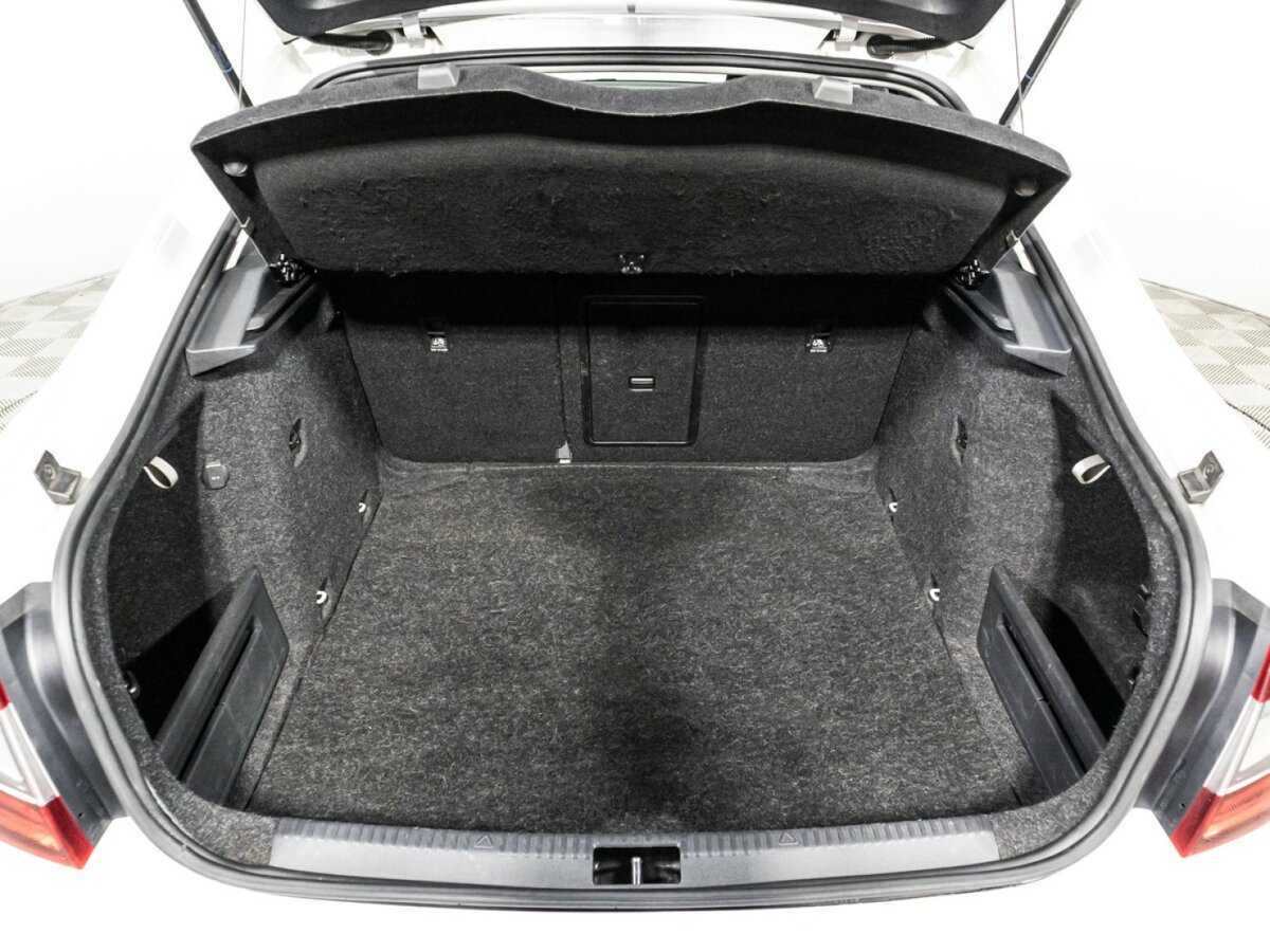 Б/У Шкода Октавия 2017 года. Фото: #14