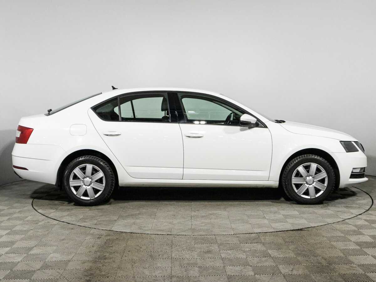 Б/У Шкода Октавия 2020 года. Фото: #3