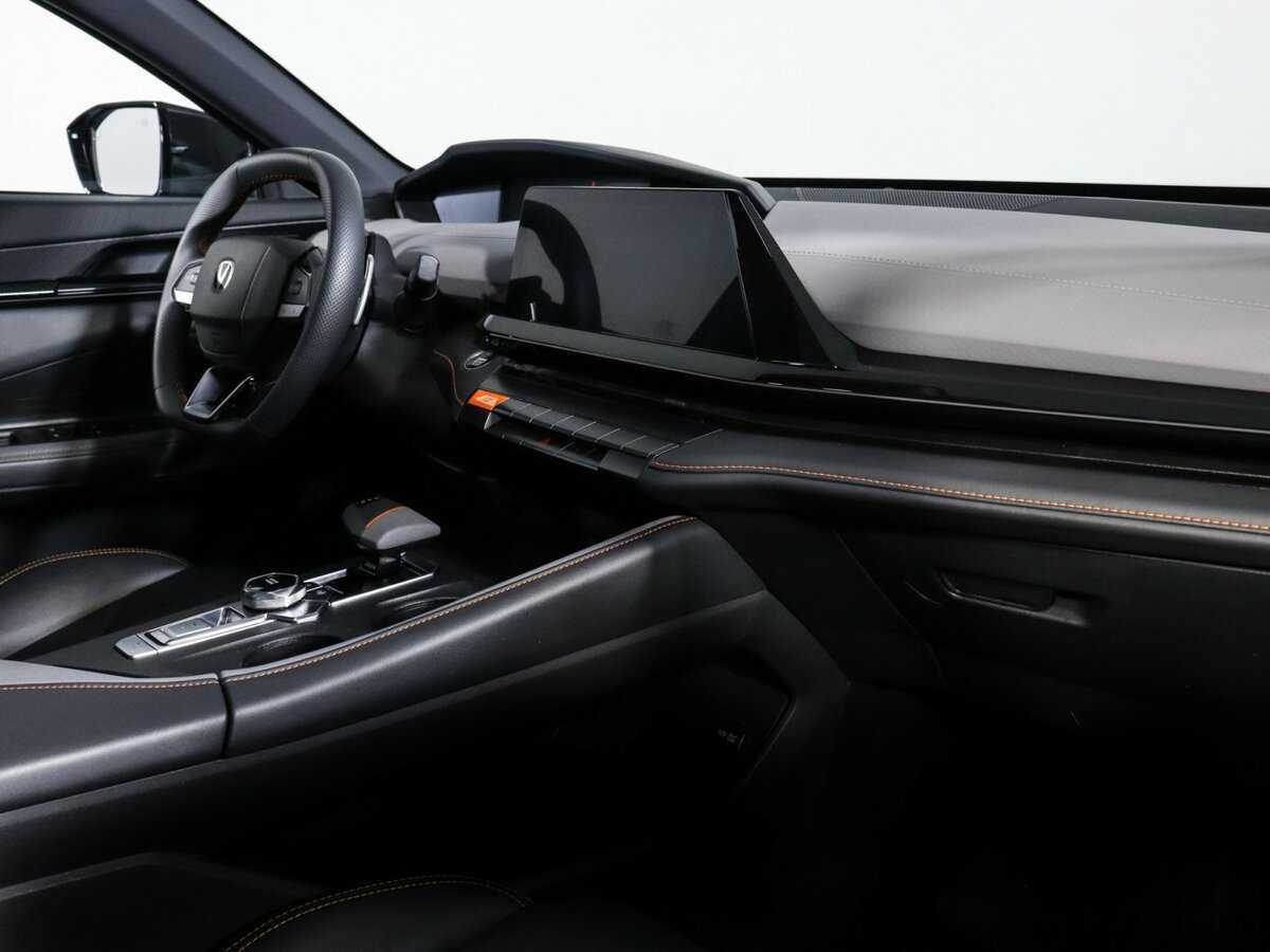 Changan UNI-V 2023 года с пробегом. Фото: #5