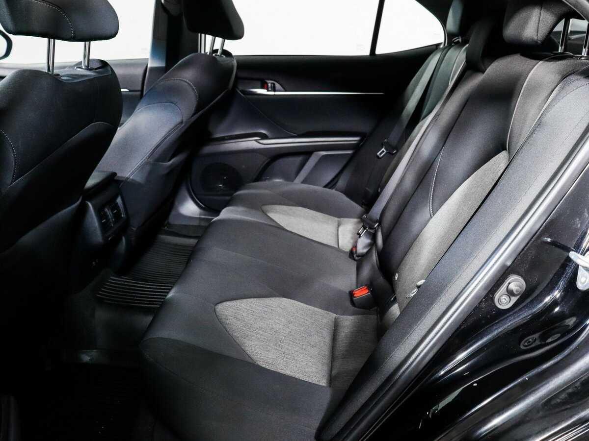 Toyota Camry 2021 года с пробегом. Фото: #6