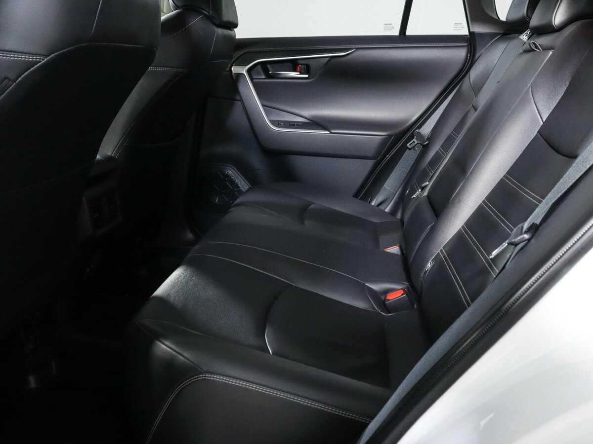 Toyota RAV4 2021 года с пробегом. Фото: #6